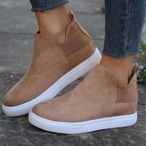 Women's Slip-on Sporty Casual Outdoor Khaki Faux Suede Sneakers
